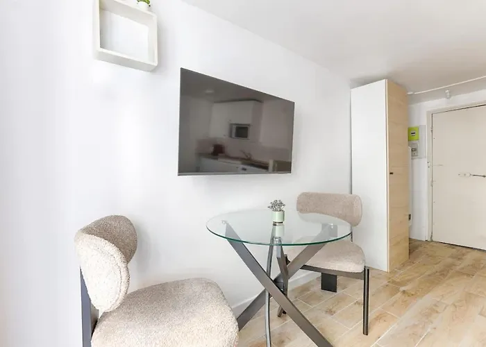 De Charme Au Coeur Du Sentier Ii * Paris